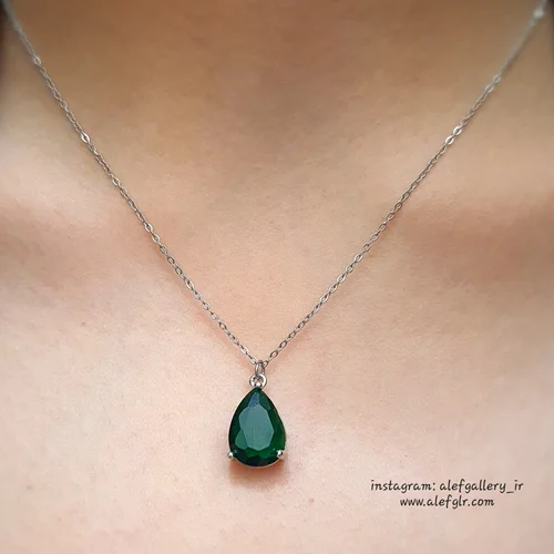 گردنبند نگین اشکی سبز رنگ کد 250177