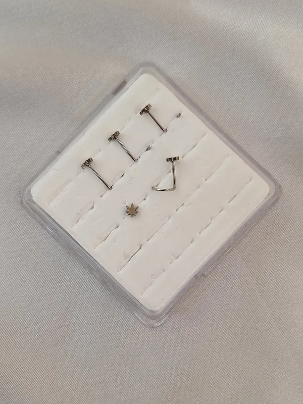 پیرسینگ بینی پایه اچ سی طرح گل کد 240619