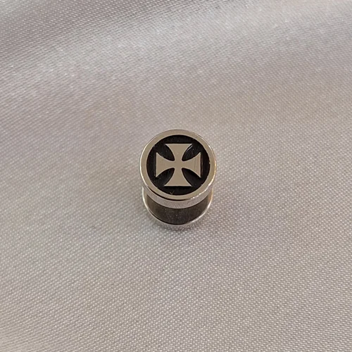 پیرسینگ گوش نگین مشکی