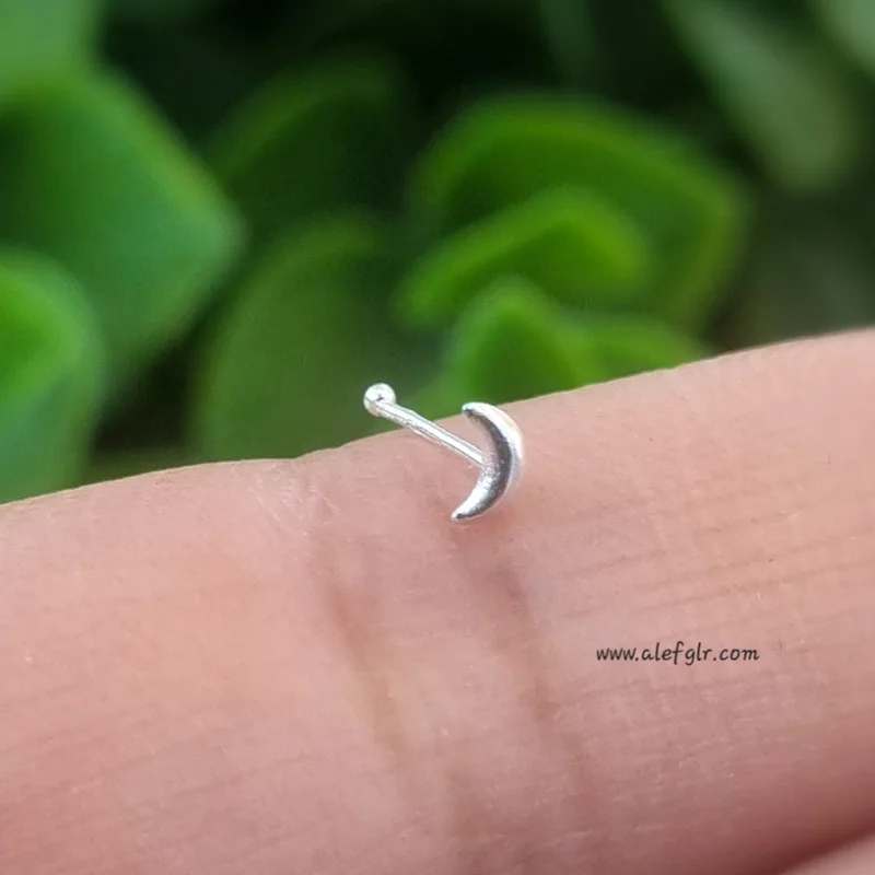 پیرسینگ بینی نقره شکل ماه کد 240664