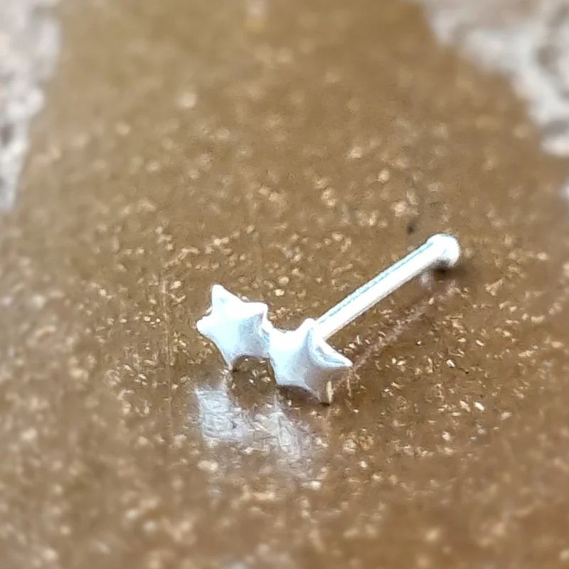 پیرسینگ بینی نقره طرح دوستاره کد 240645