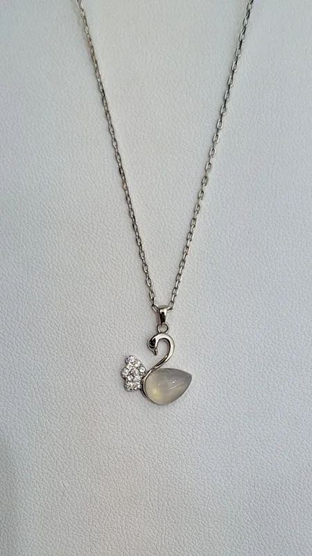 گردنبند نقره قو با سنگ اپال کد 240700