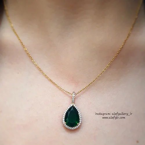 گردنبند نگین اشکی سبز رنگ نگین کاری شده (ارسال رایگان) کد 250178