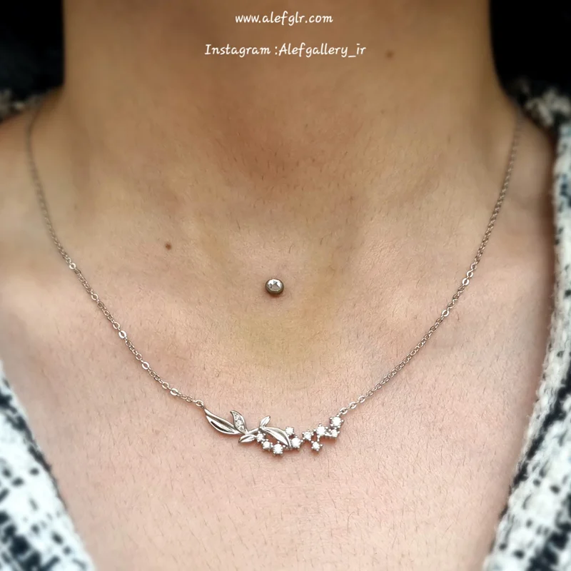 گردنبند نقره طرح برگ و شکوفه نگین دار (ارسال رایگان) کد 250109