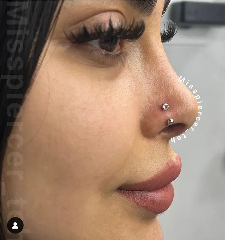 پیرسینگ بینی  نعلی یک سرنگین استیل کد 240510