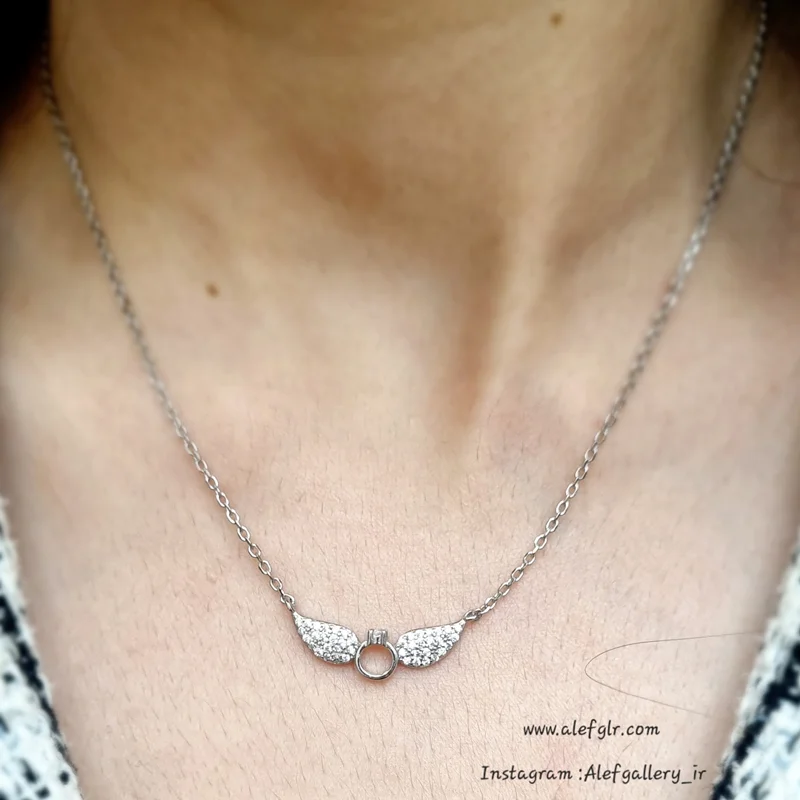 گردنبند نقره طرح حلقه ی بالدار نگین کاری شده (ارسال رایگان) کد 250079