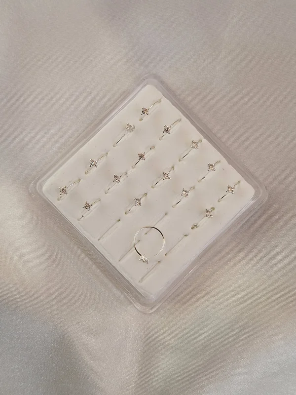 پیرسینگ بینی حلقه ای نقره تک نگین کد 240531